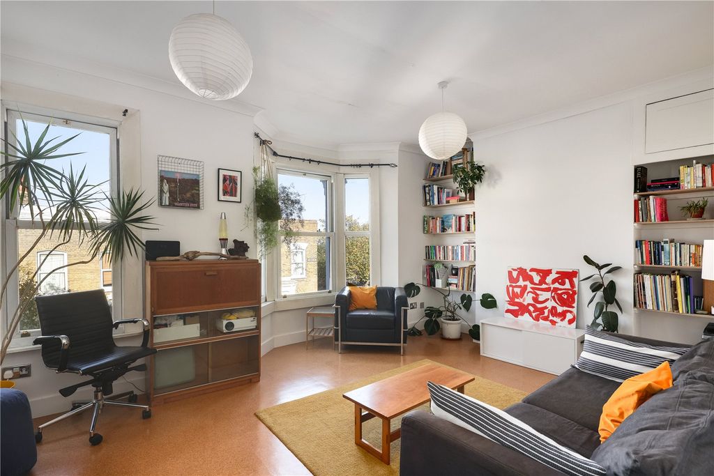 Property photo 2 of 31 Living Room