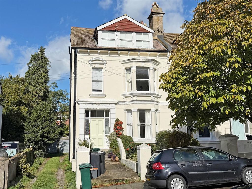 Property photo 1 of 8 61Srmaina.Jpg