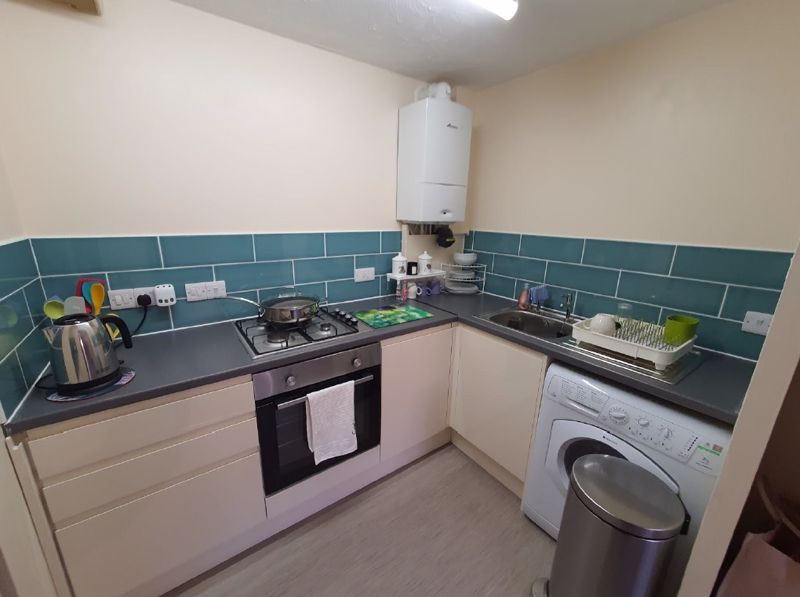 Property photo 2 of 7 Kitchen 1