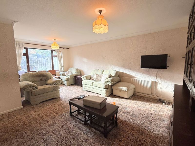 Property photo 2 of 8 Photo 4