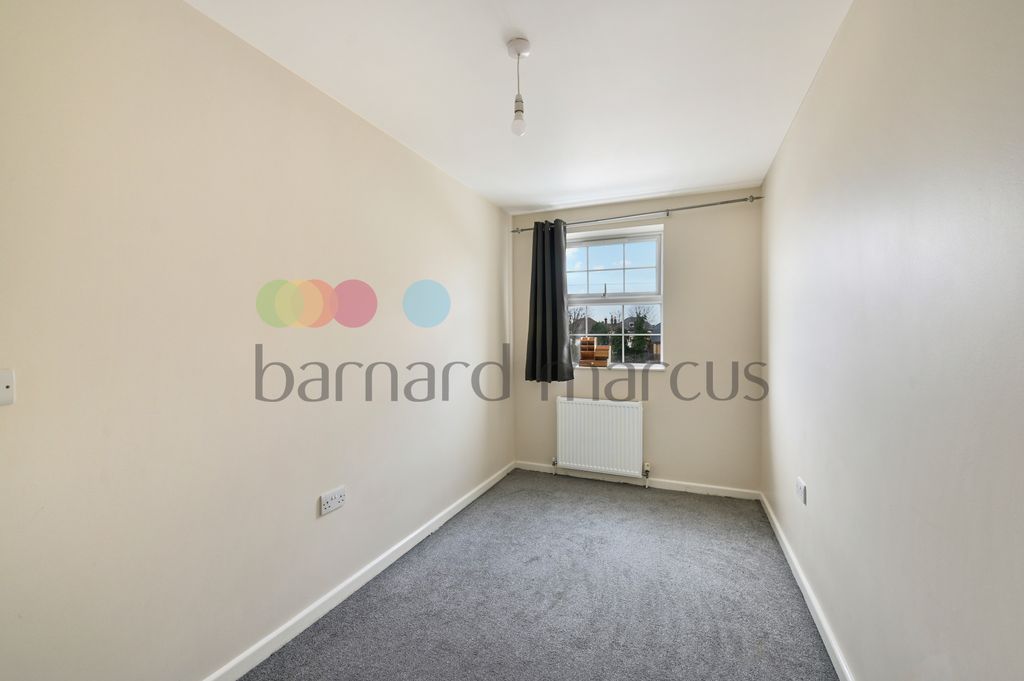 Property photo 3 of 9 Bedroom 3