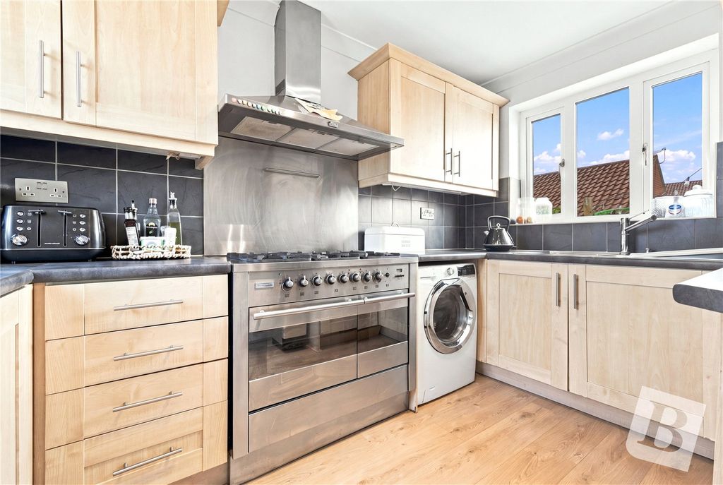 Property photo 2 of 20 Kitchen