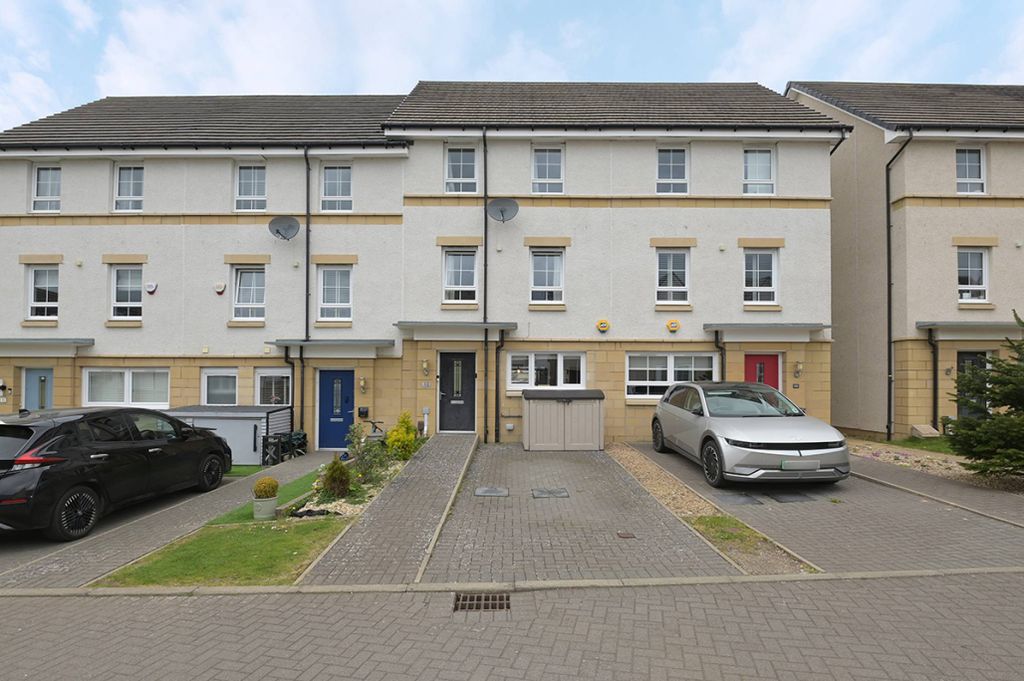 Property photo 1 of 32