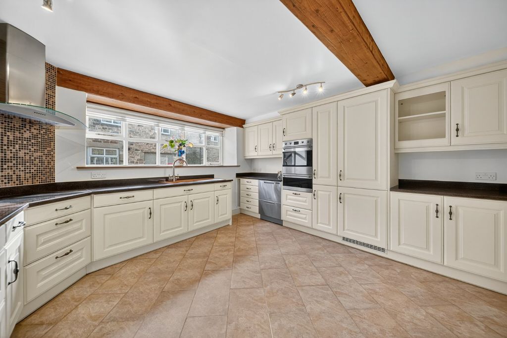 Property photo 2 of 27 Picture 2