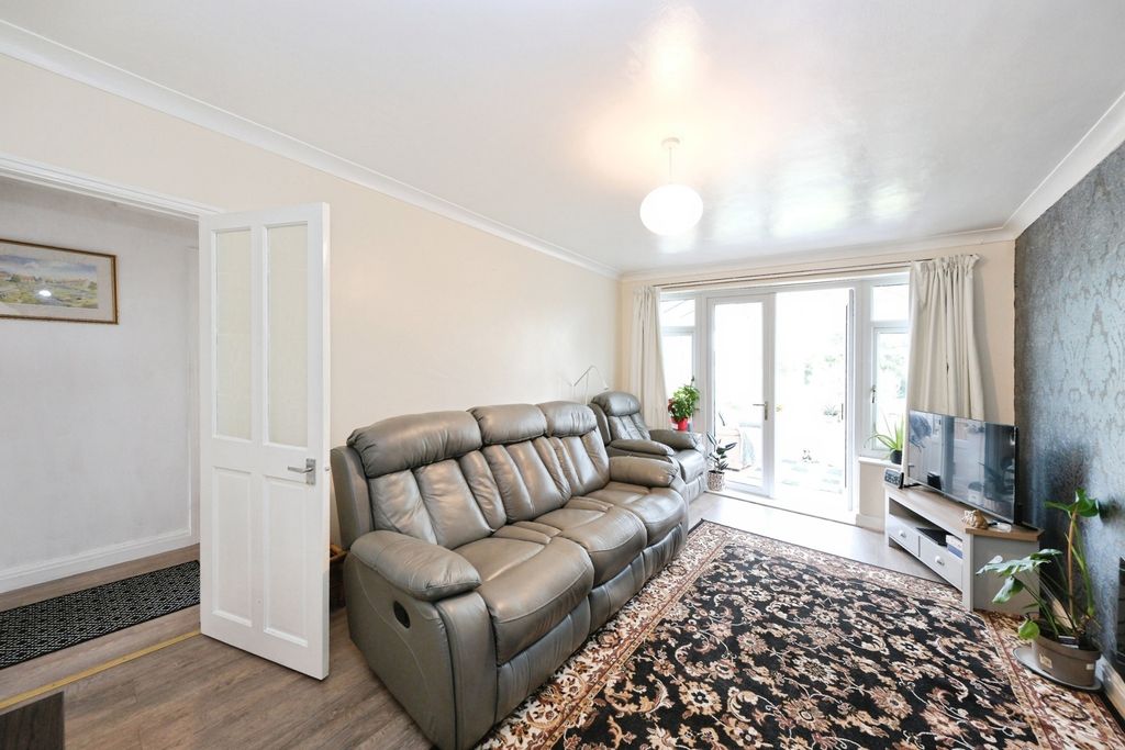 Property photo 3 of 18 Pbox-Img.Jpg
