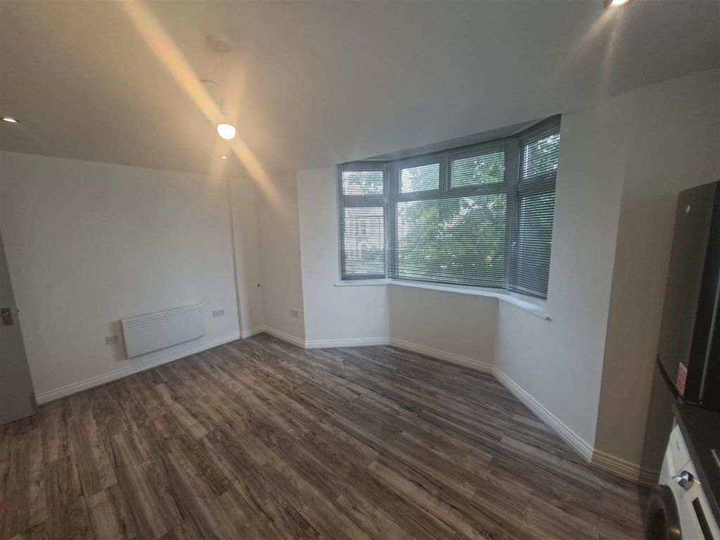 Property photo 3 of 6 Lounge/Diner