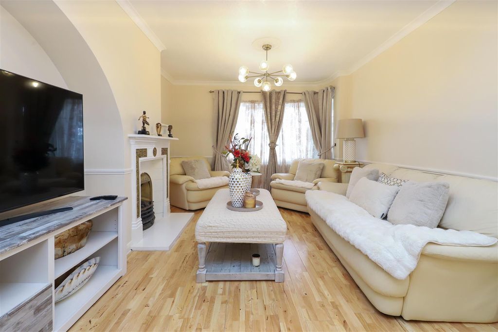 Property photo 2 of 18 Living Room