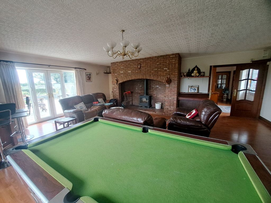 Property photo 3 of 28