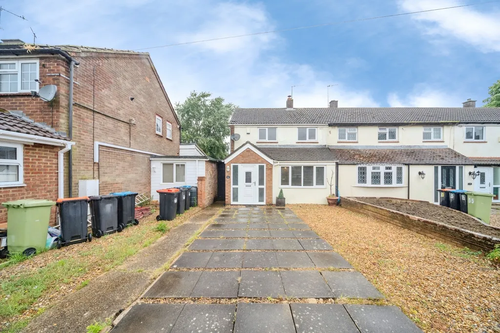 House in Buckinghamshire MK3, West Bletchley - View 3