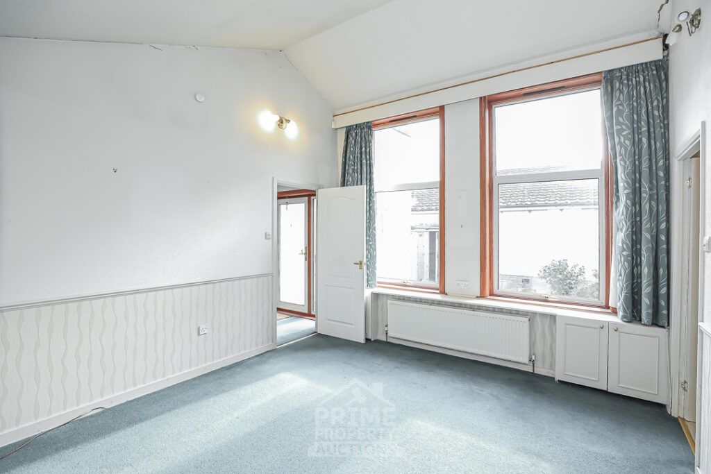 Property photo 2 of 28