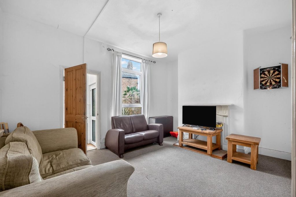 Property photo 2 of 19 Pnmb0951.Jpg