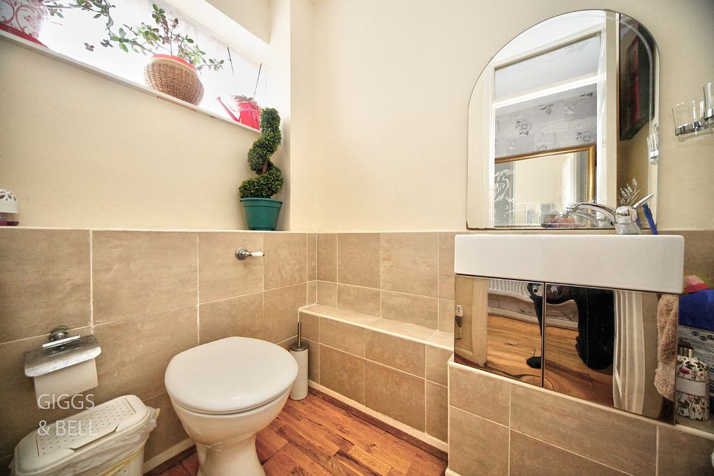 Property photo 2 of 23 4428311