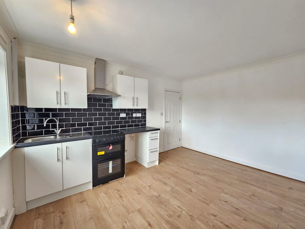 Property photo 2 of 5 Kitchen