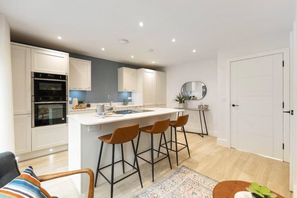Property photo 3 of 13 Show Home