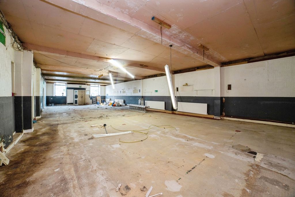 Property photo 2 of 18 Pbox-Img.Jpg