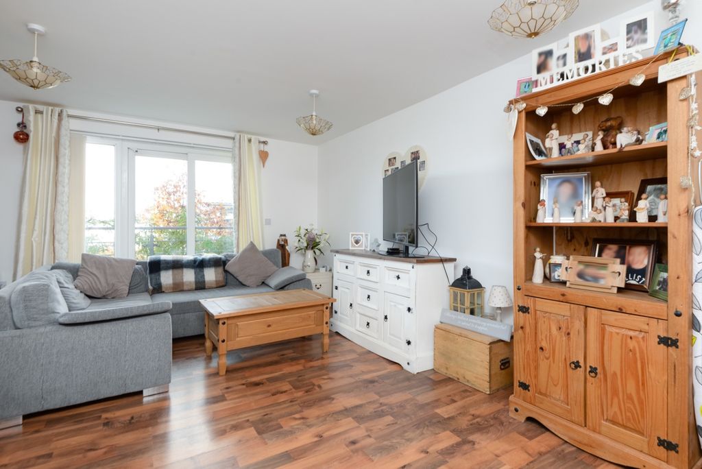 Property photo 3 of 10 51743811
