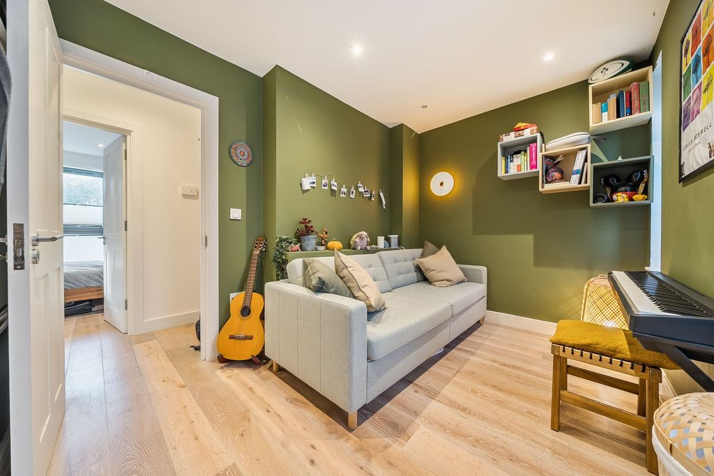 Property photo 3 of 20