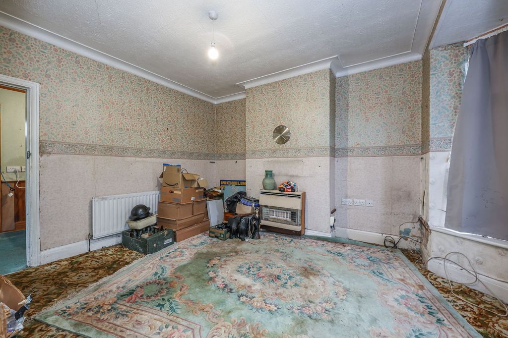 Property photo 3 of 18