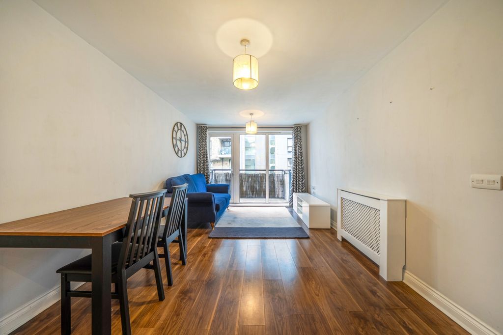 Property photo 3 of 20 1472940-3-6A23F6F...