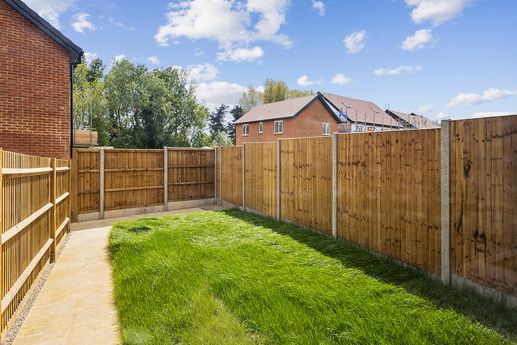 Property photo 3 of 13 Hardwick Garden