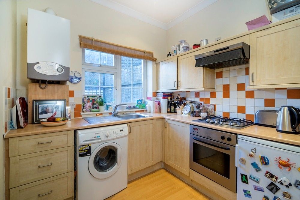 Property photo 3 of 6 Kitchen Leighton Road Id839 Id839