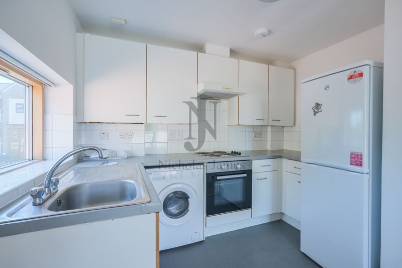 Property photo 1 of 17 Photo 8
