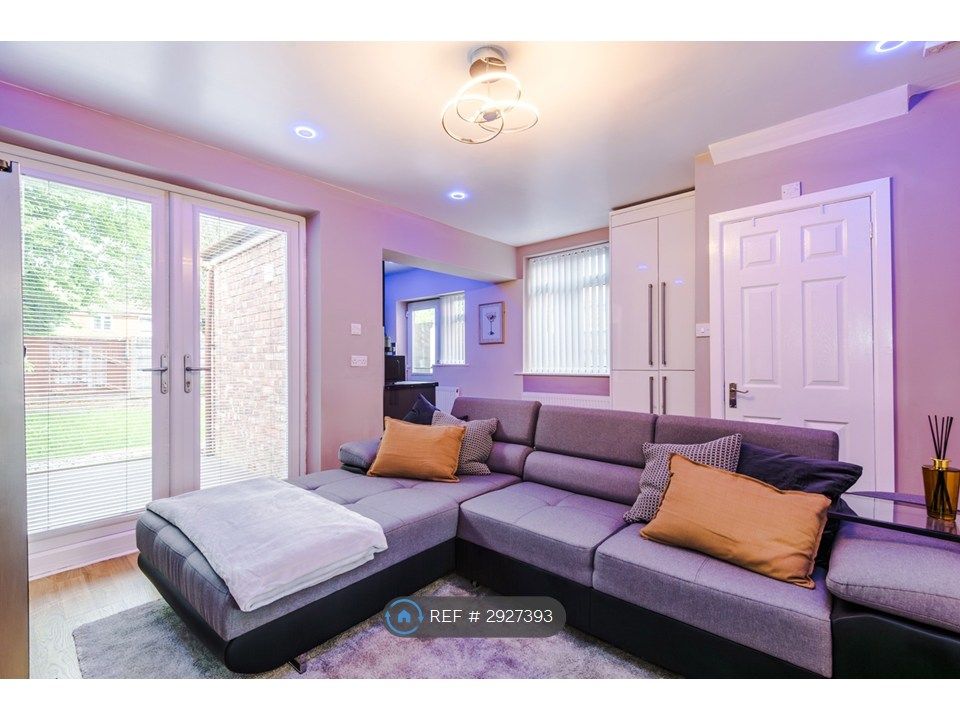 Property photo 2 of 33