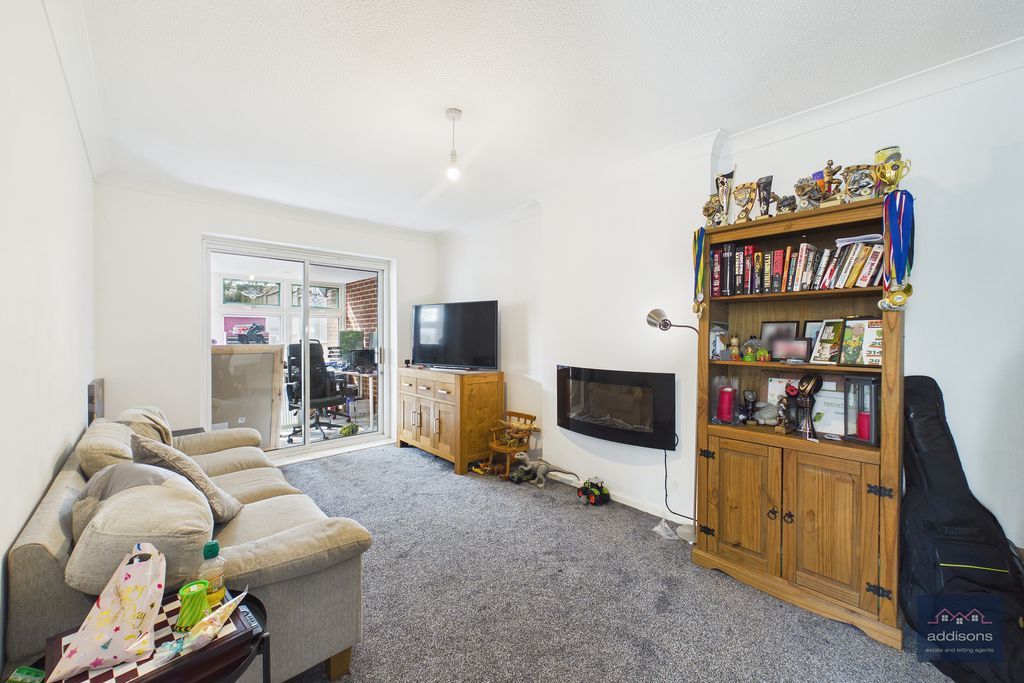 Property photo 2 of 11 Photo 1