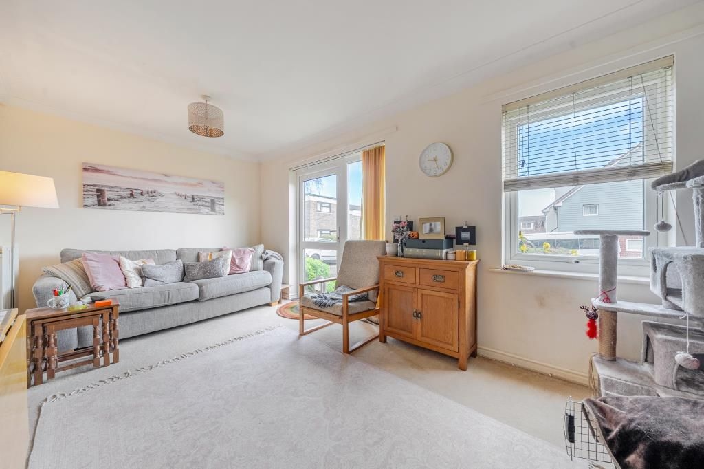 Property photo 2 of 11 Living Room