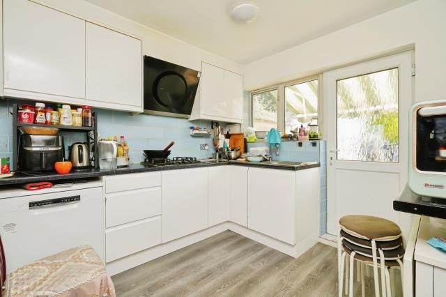 Property photo 2 of 26 Kitchen