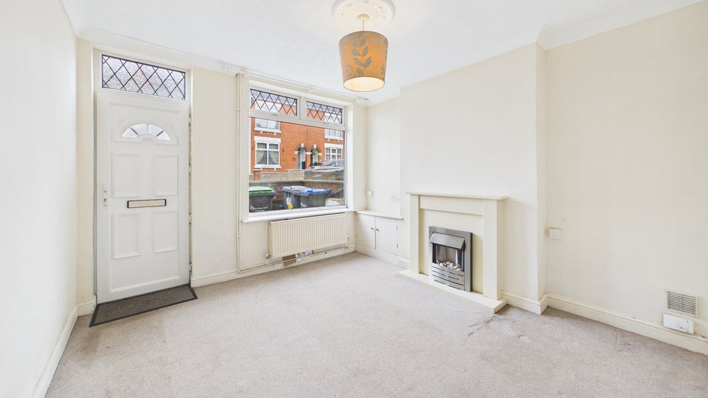 Property photo 2 of 17 4923129