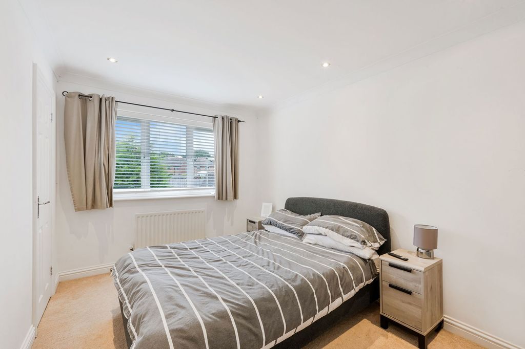 Additional image 20 of 4 bed detached house for saleLincolns Mead, Lingfield RH7