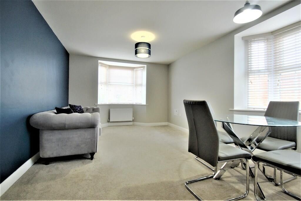 Property photo 3 of 11 Dining Room