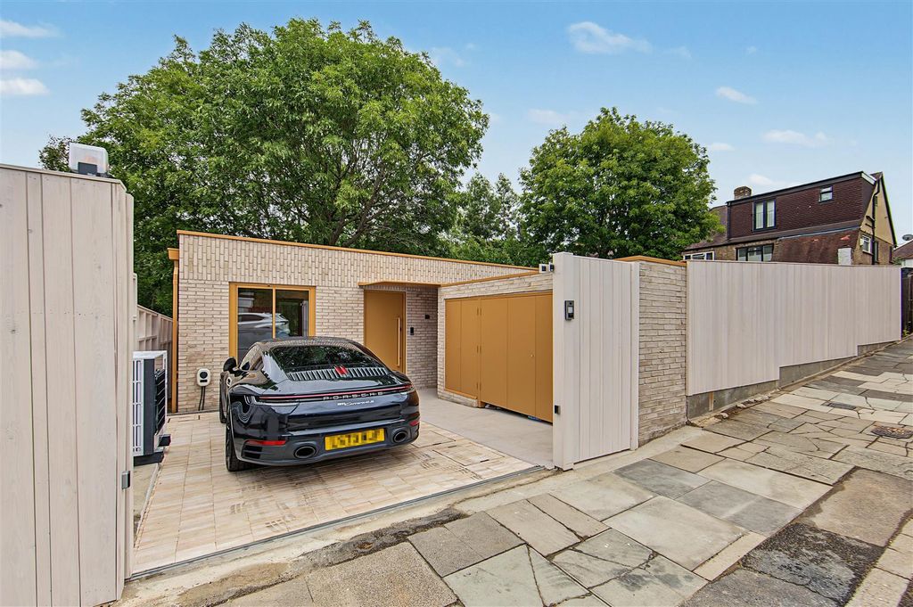 Property photo 1 of 11 1.Jpg