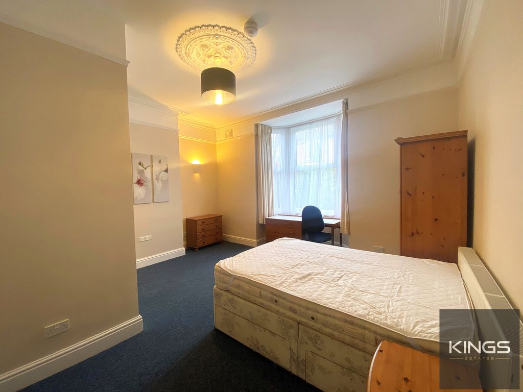 Property photo 2 of 31