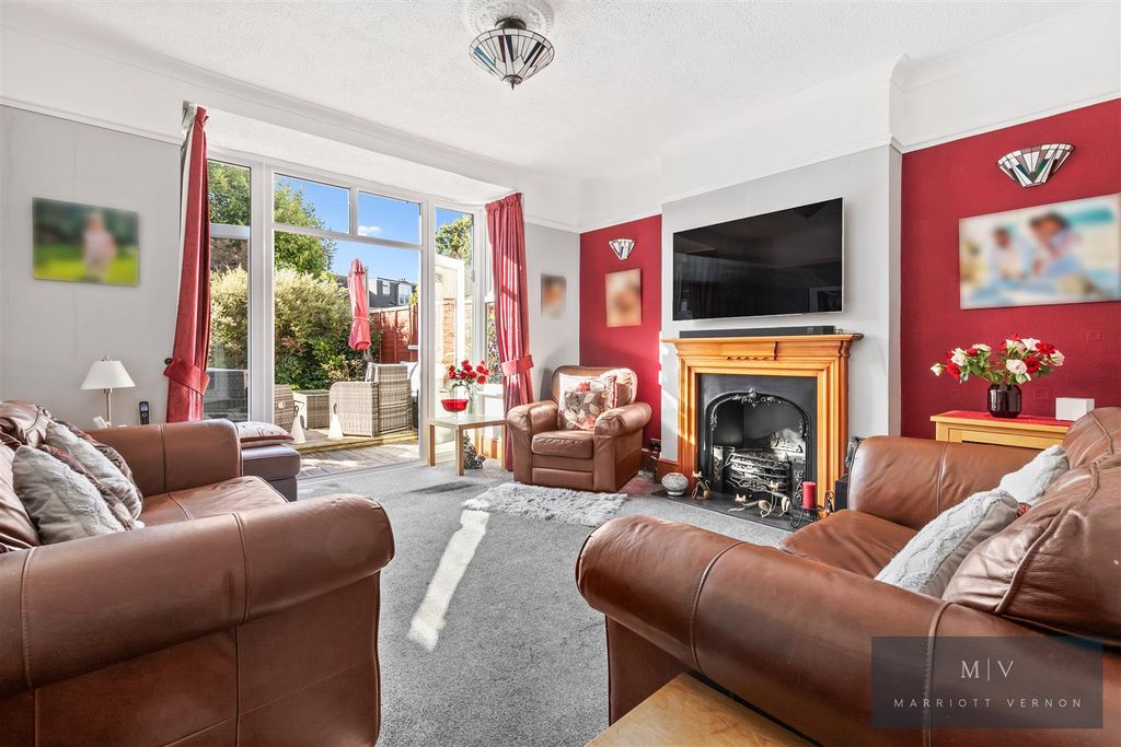 Property photo 2 of 20 Alton Road 25 MV-5.Jpg