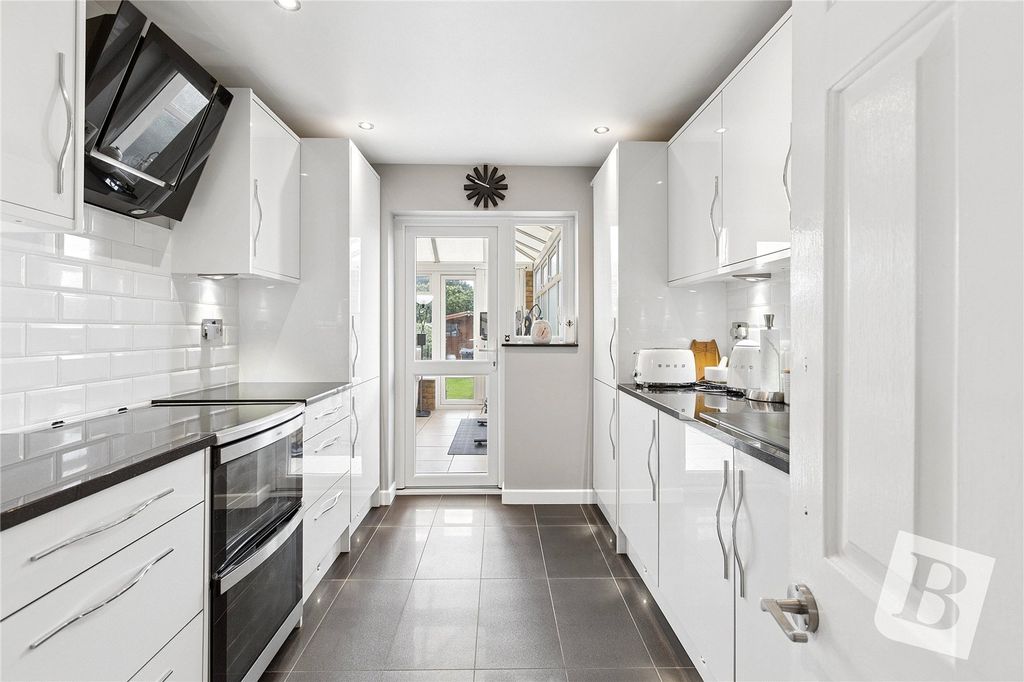 Property photo 2 of 14 Kitchen