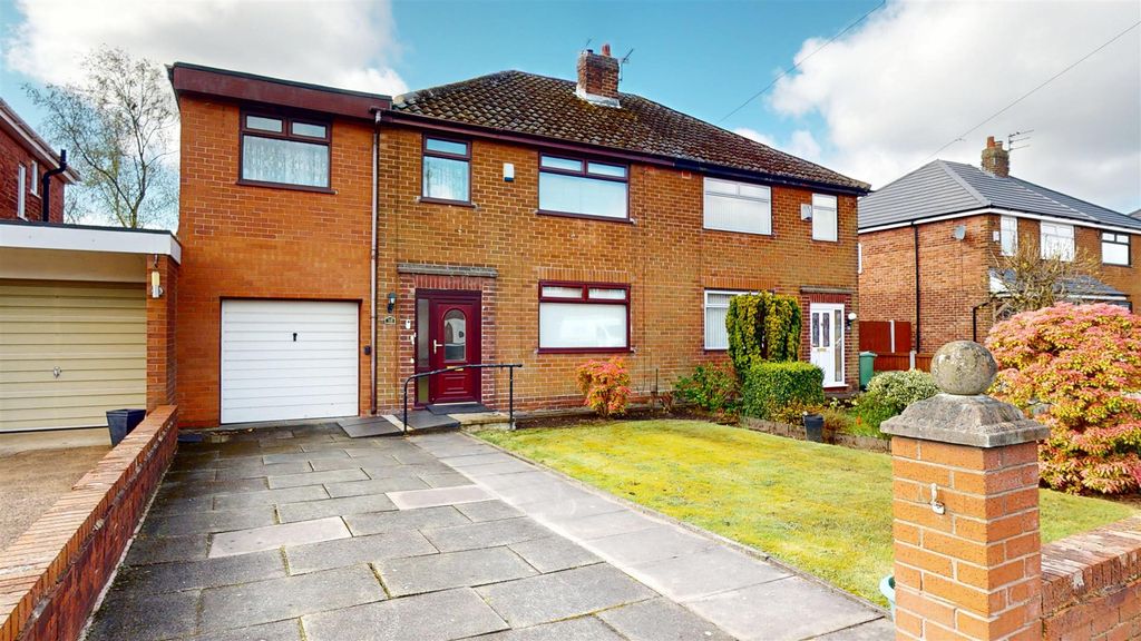 Property photo 1 of 28 Mercer Road For Sale