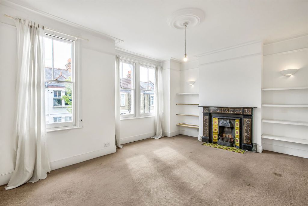 Property photo 2 of 8