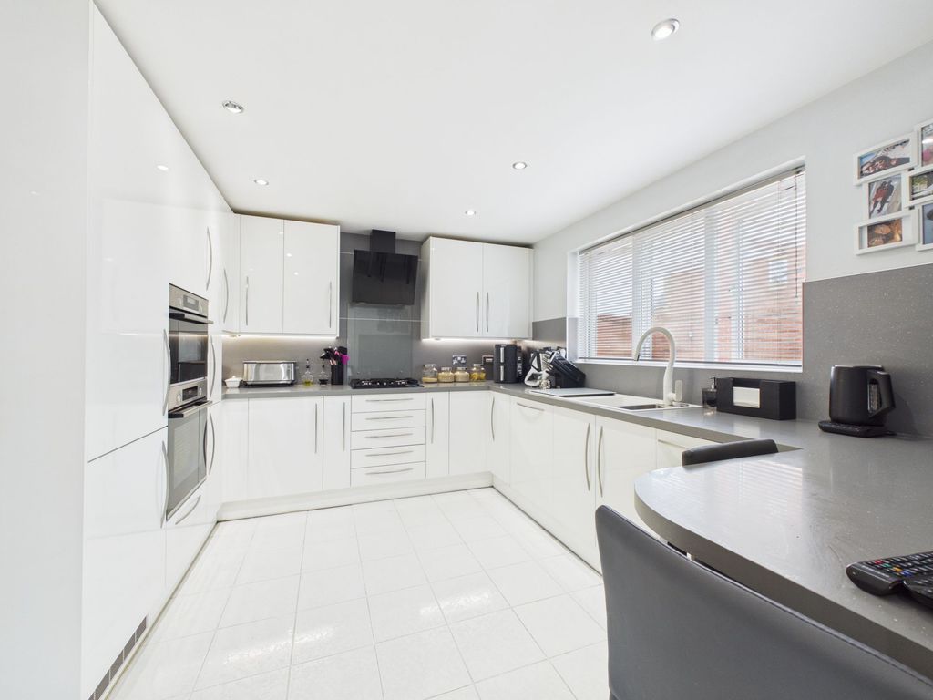 Property photo 2 of 37