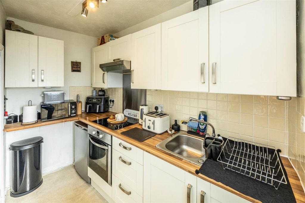 Property photo 2 of 17 58Fhqueens-230925-9.Jpeg