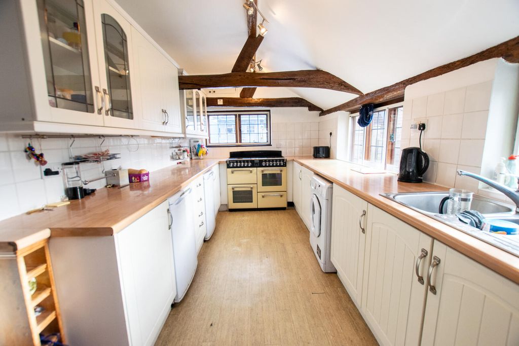 Property photo 2 of 18 Kitchen