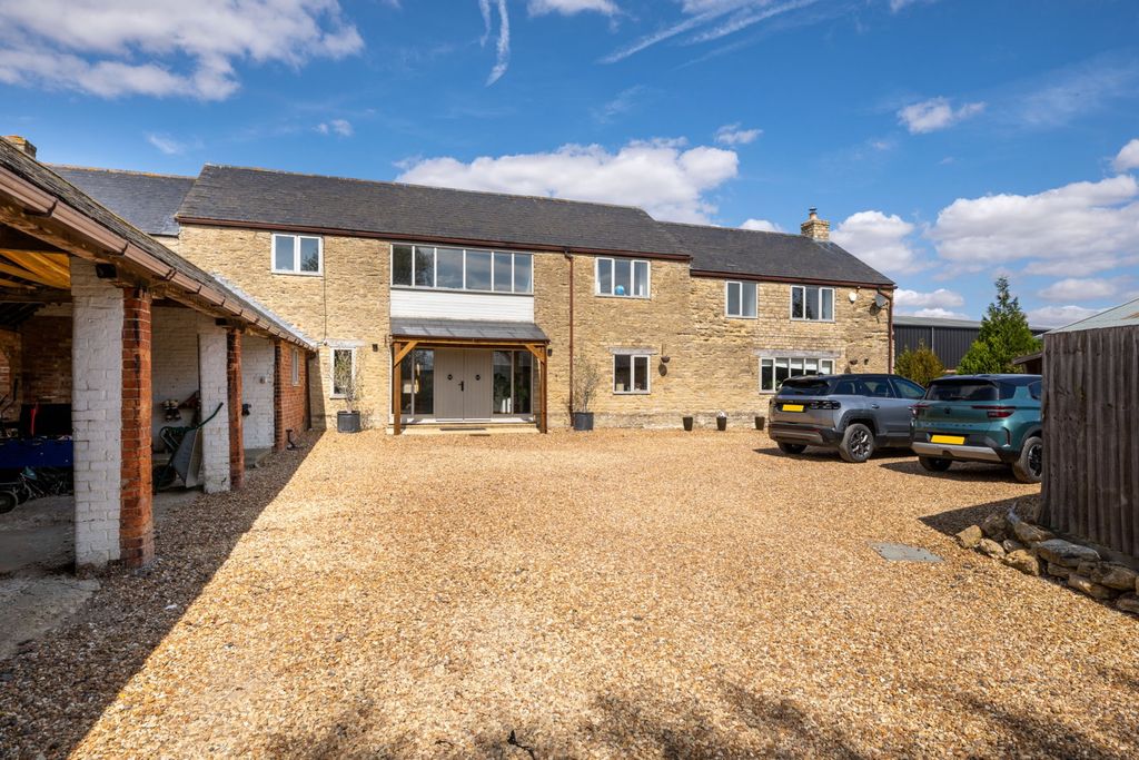 Property photo 1 of 37
