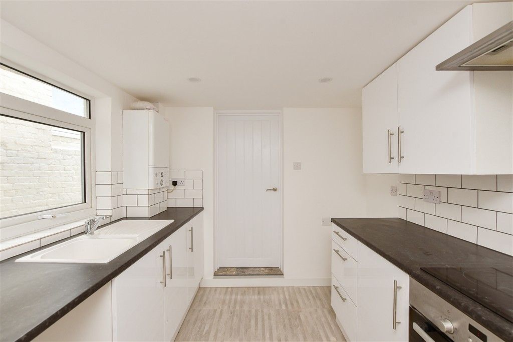 Property photo 2 of 14 Kitchen