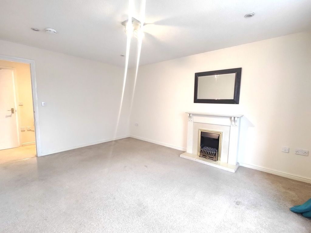 Property photo 3 of 11 Photo 12