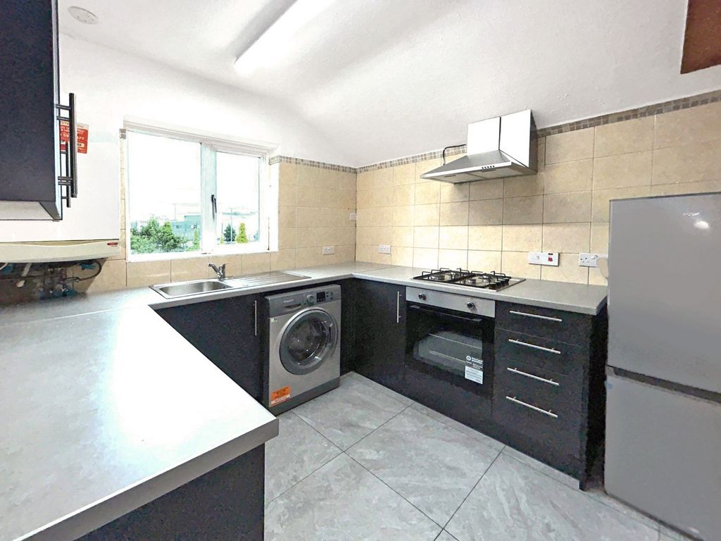 Property photo 2 of 10 5261523