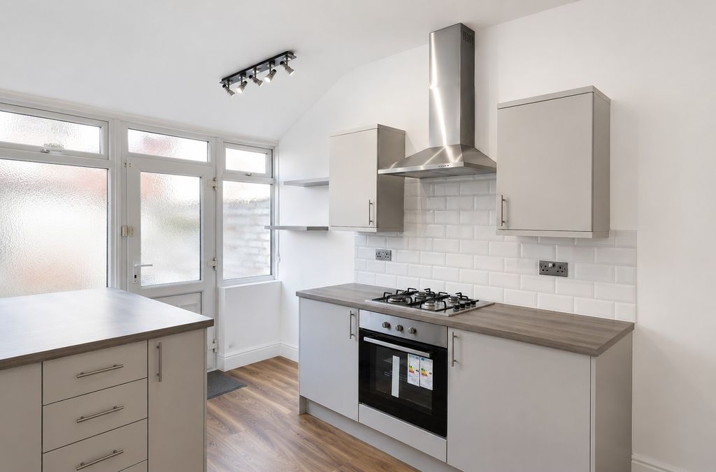 Property photo 2 of 5