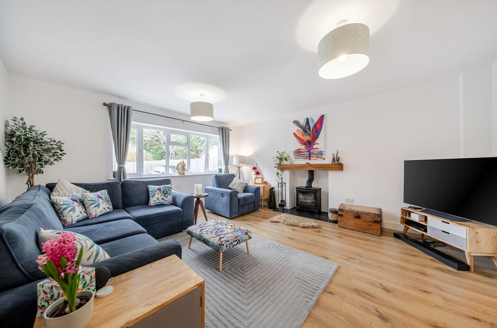 Property photo 3 of 22 1436390-3-69Ca4F8...