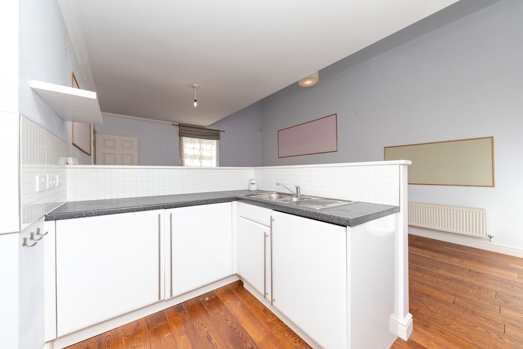 Property photo 3 of 14 4403625