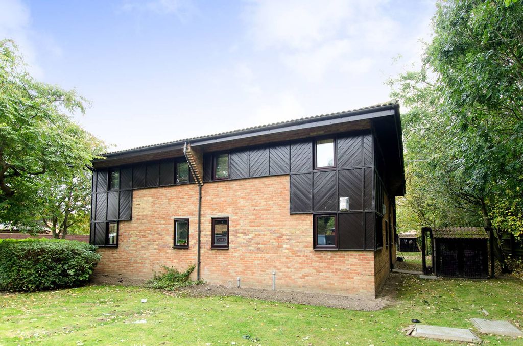 Property photo 2 of 8